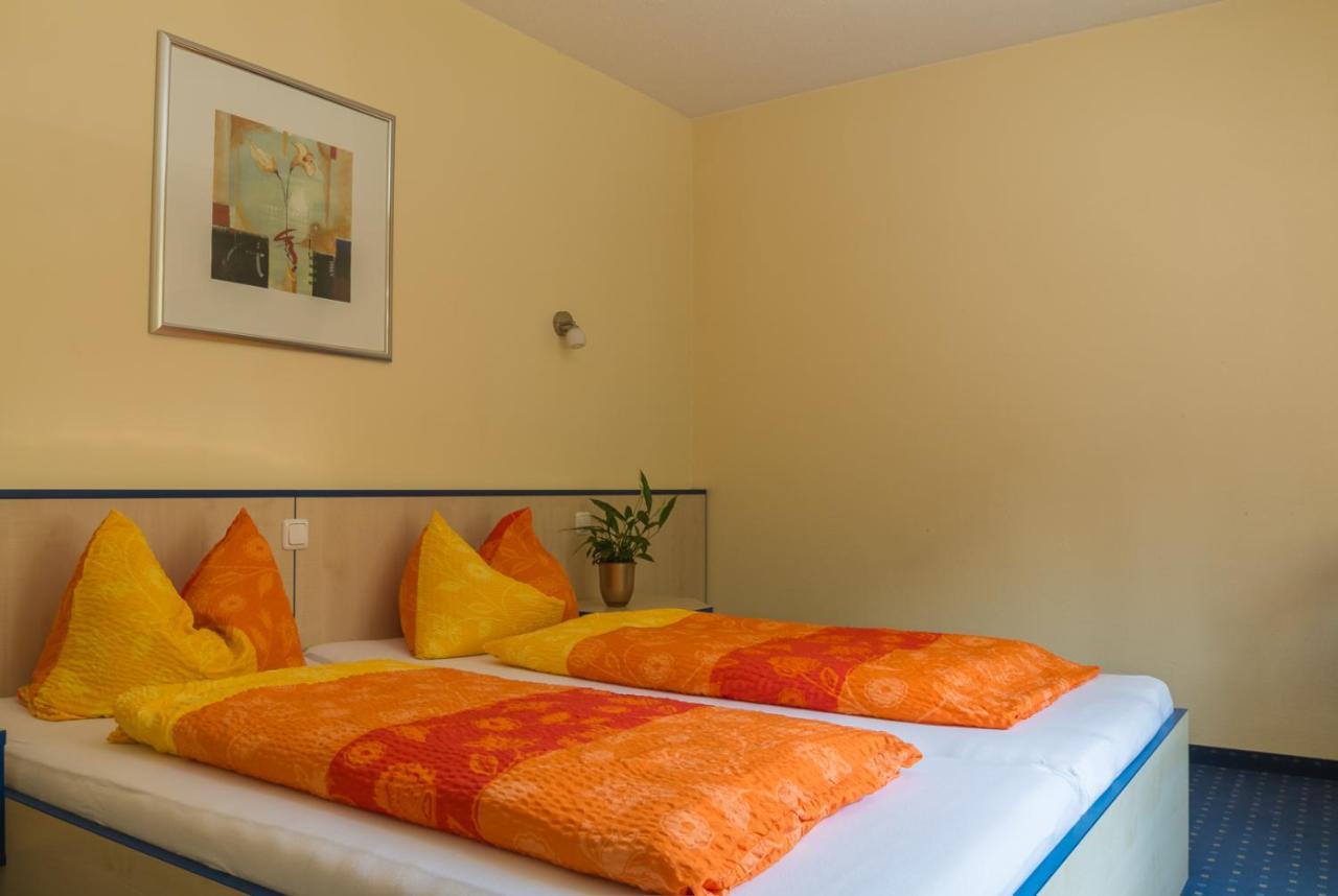 Hotel Papillon Lappersdorf  Ngoại thất bức ảnh